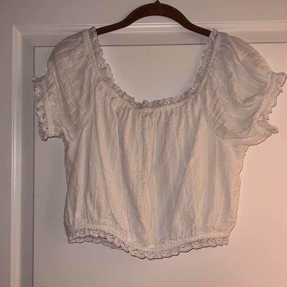 American Eagle Cropped Blouse - Picture 2 of 3